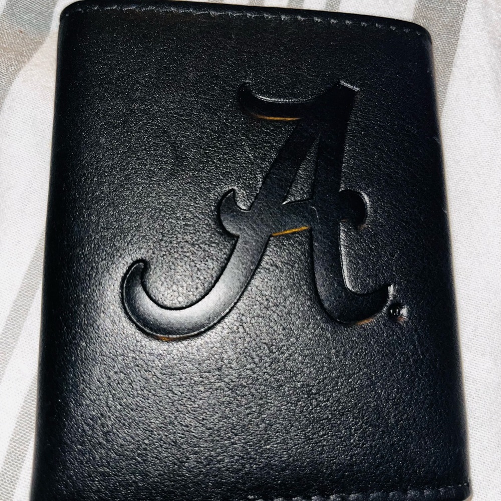 Alabama leather officially liscenced Black Wallet with Embossed A Logo-New